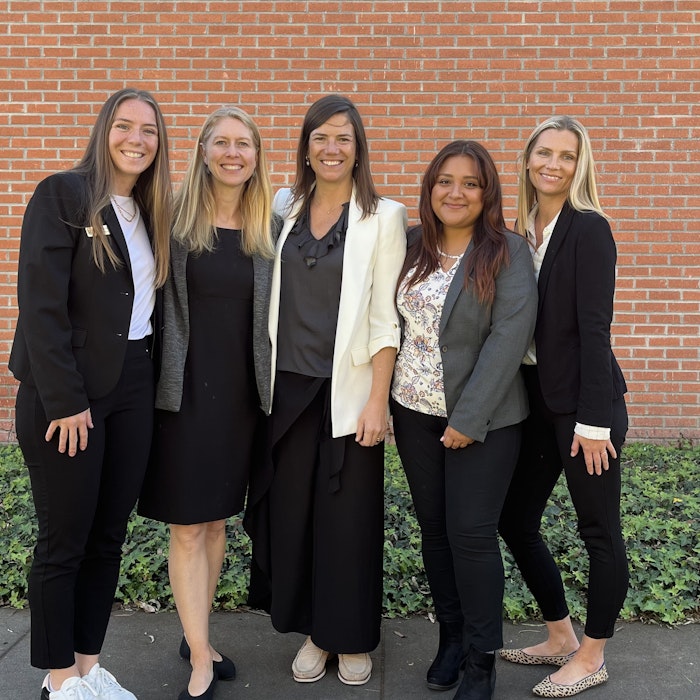 Fullsizerender: groupshot, person, blazer, coat, jacket, shoe, suit, adult, female, woman