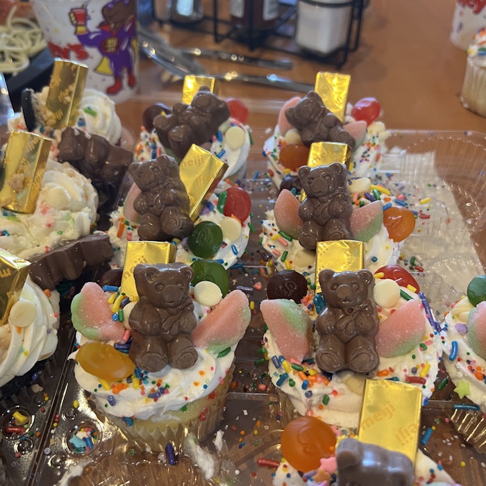 Img: cream, dessert, food, icing, sweets, cup