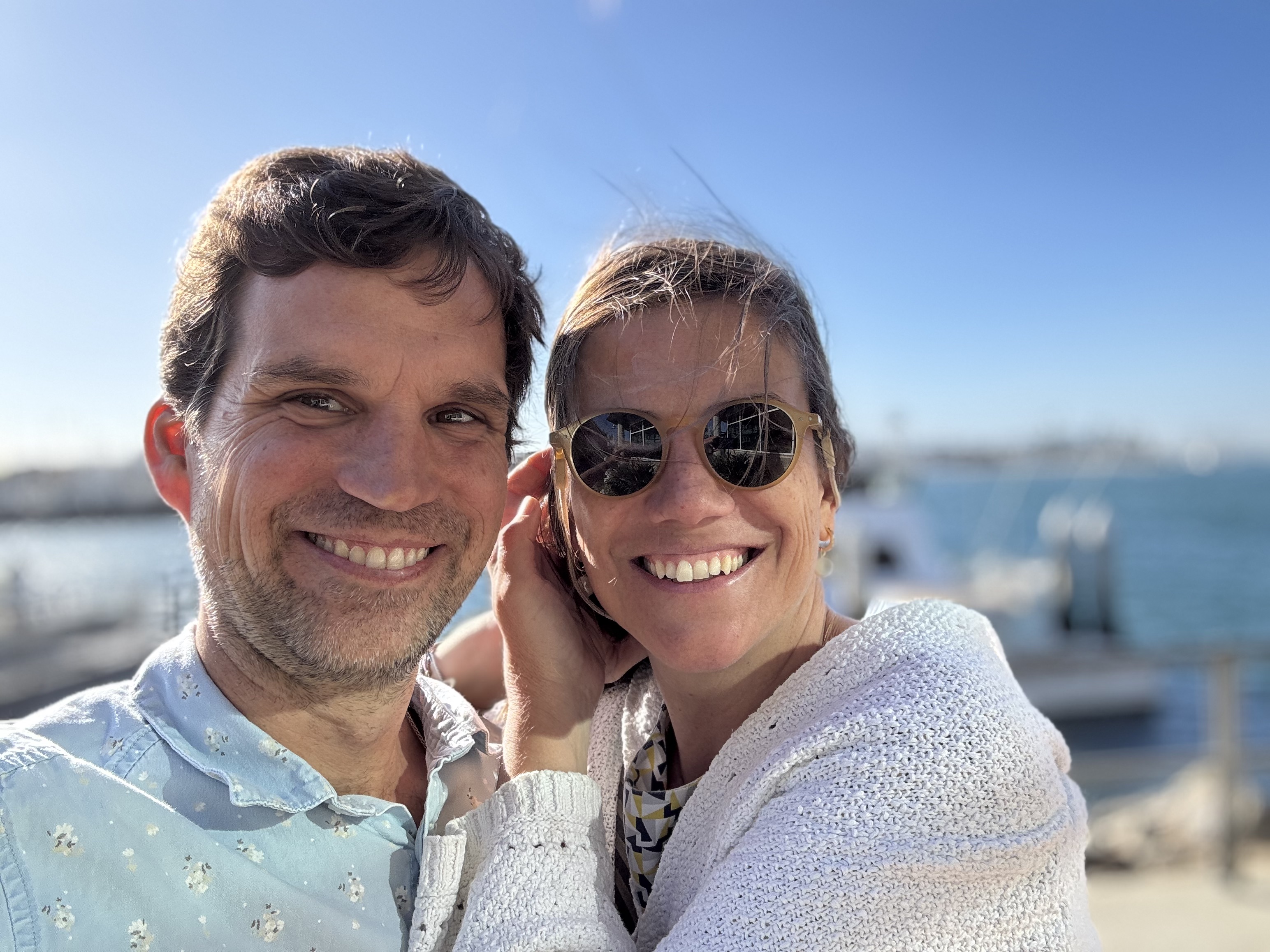 Img: accessories, sunglasses, face, head, person, smile, adult, female, woman, portrait