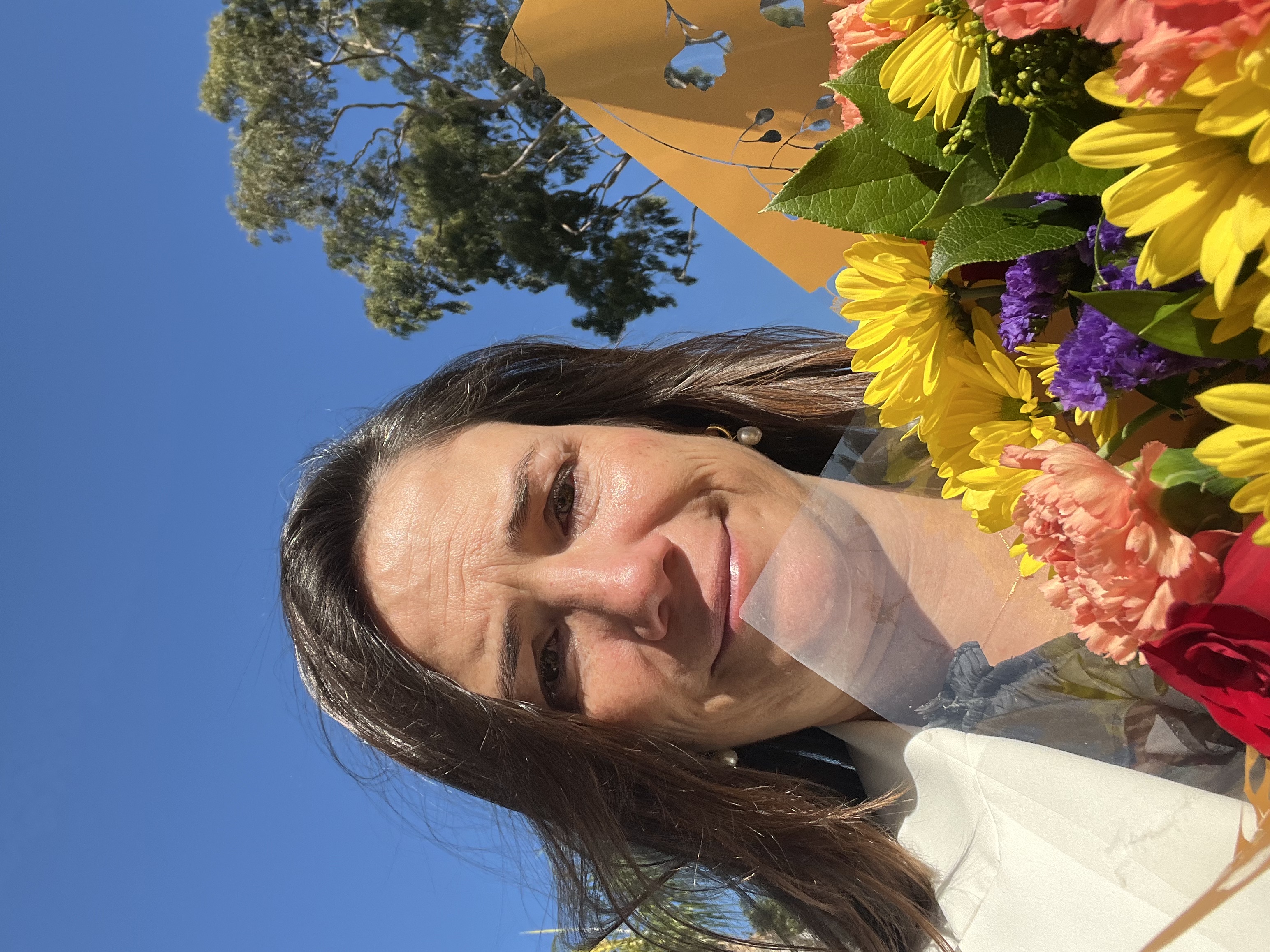 Img: flower, flower arrangement, flower bouquet, petal, rose, geranium, daisy, adult, person, woman