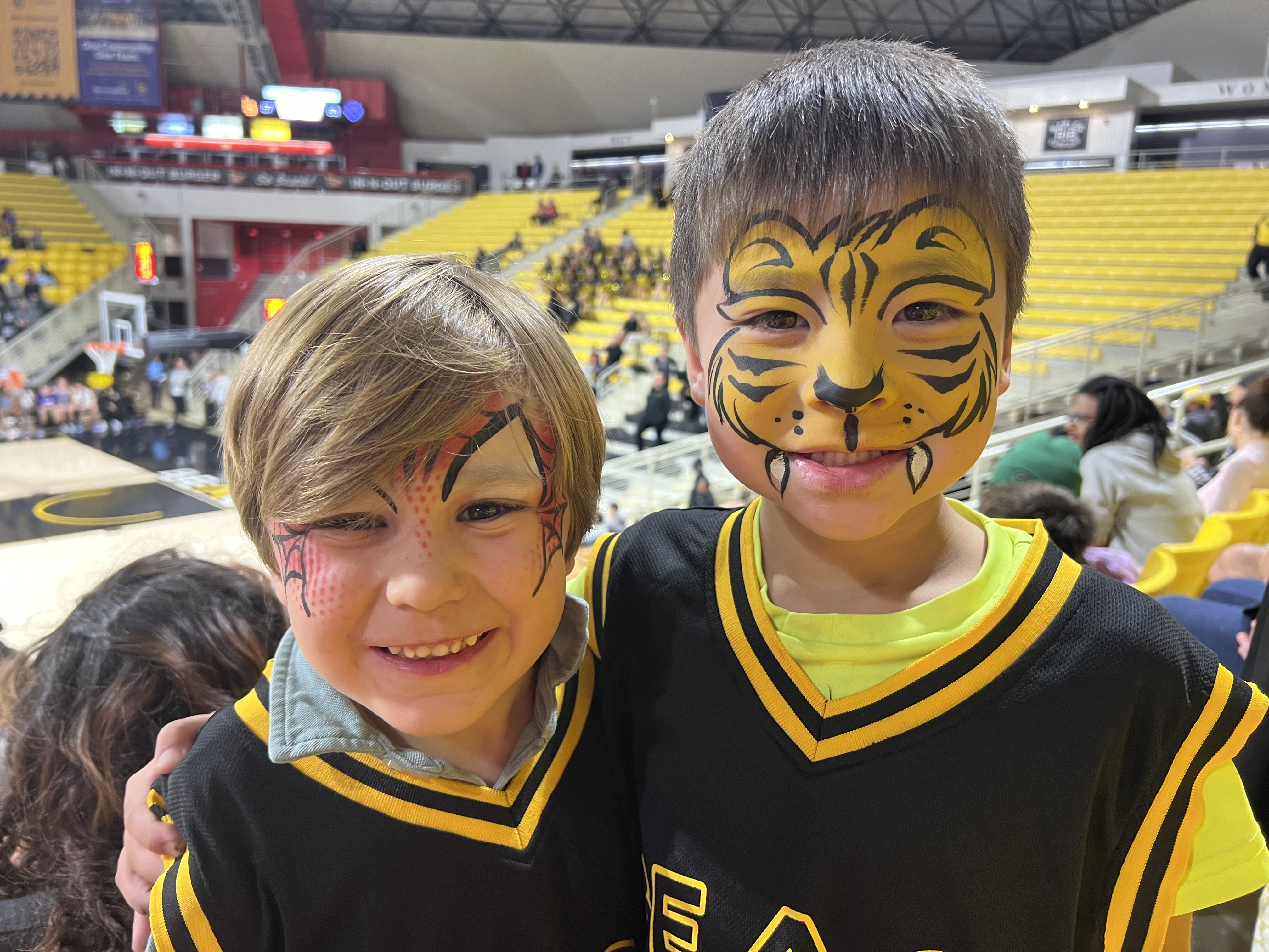 Img: face, head, person, photography, portrait, people, adult, female, woman, t-shirt