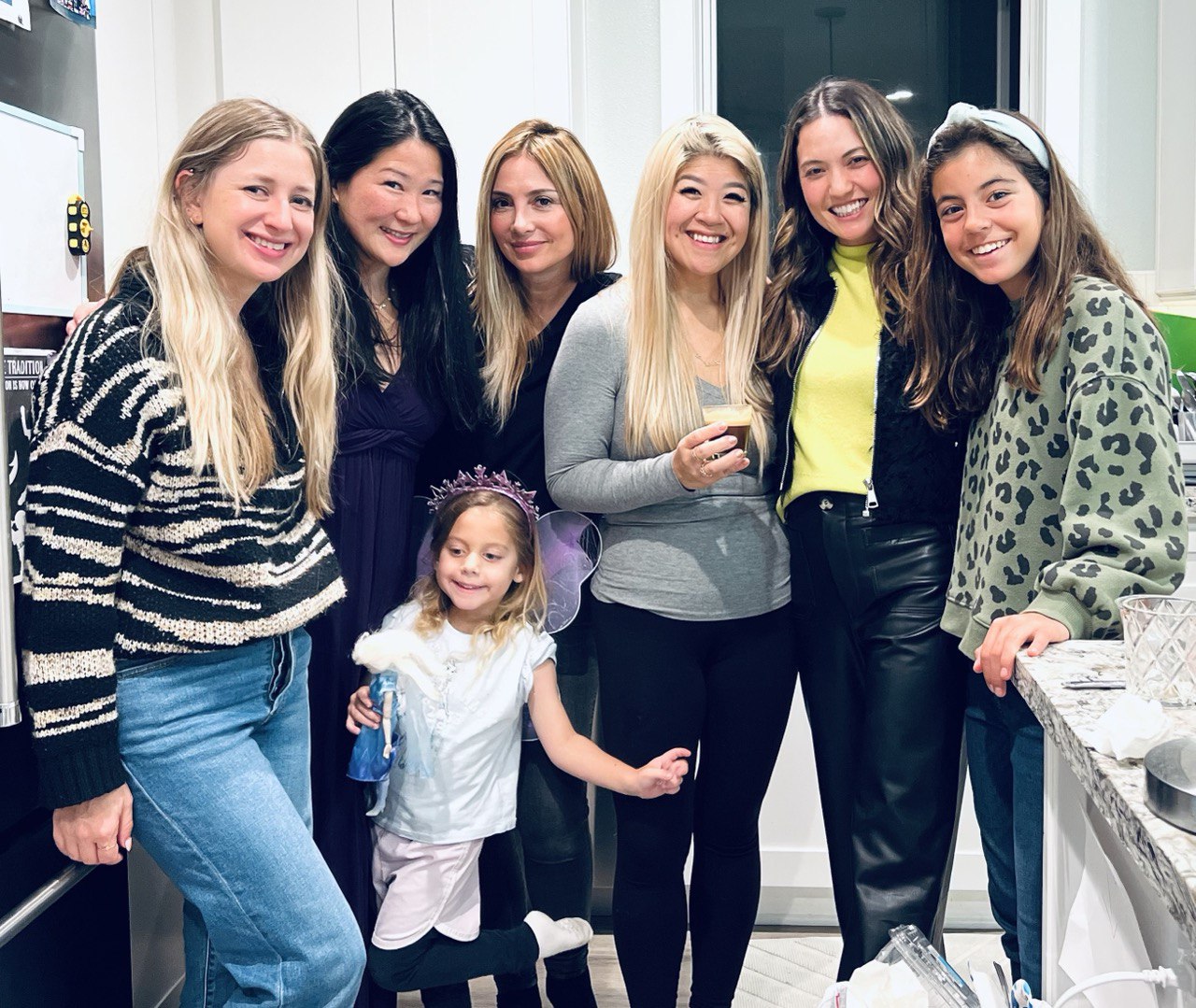 Photo 2024: pants, people, person, child, female, girl, groupshot, adult, woman, jeans