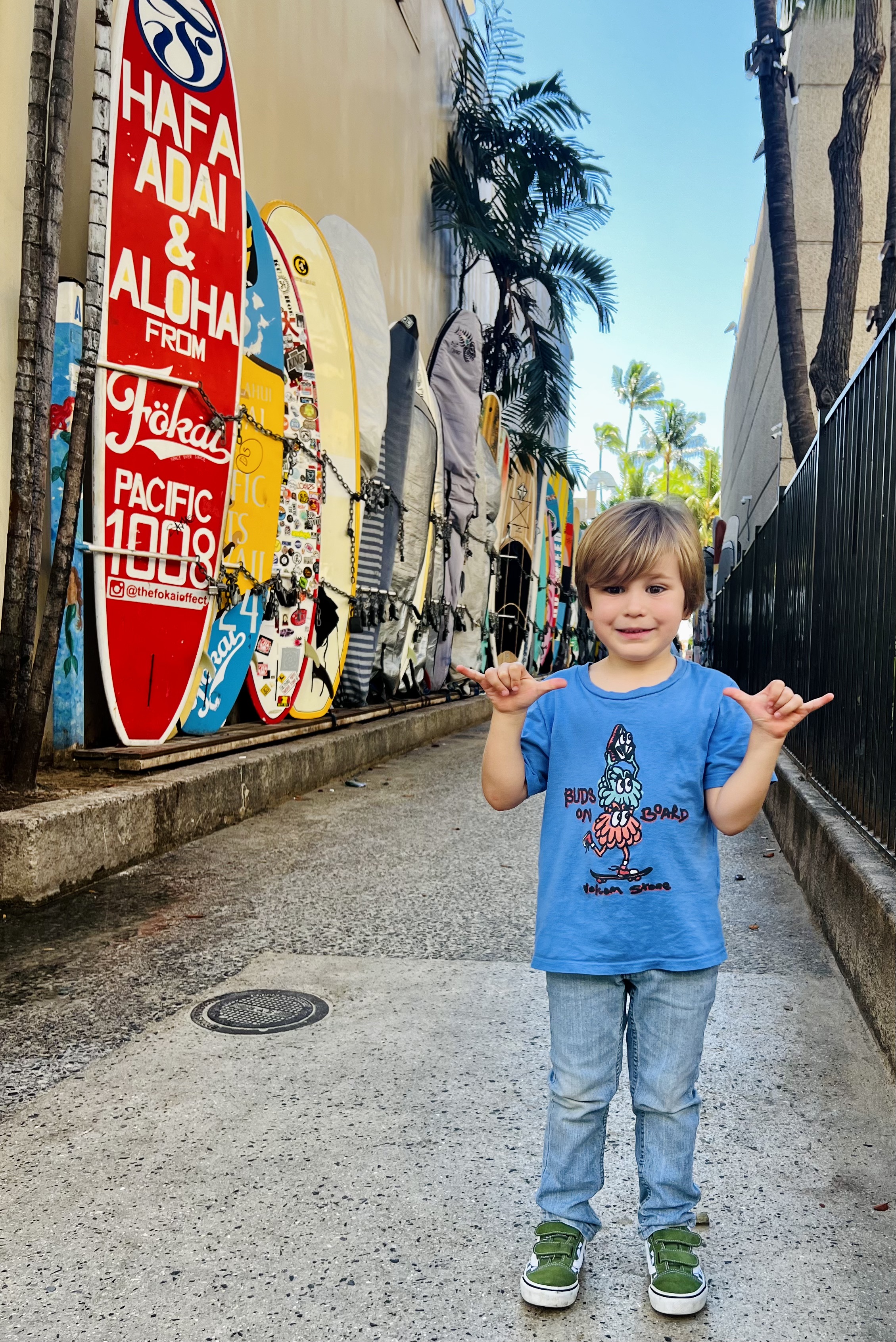 Img: city, pants, street, urban, photography, person, portrait, jeans, t-shirt, alley