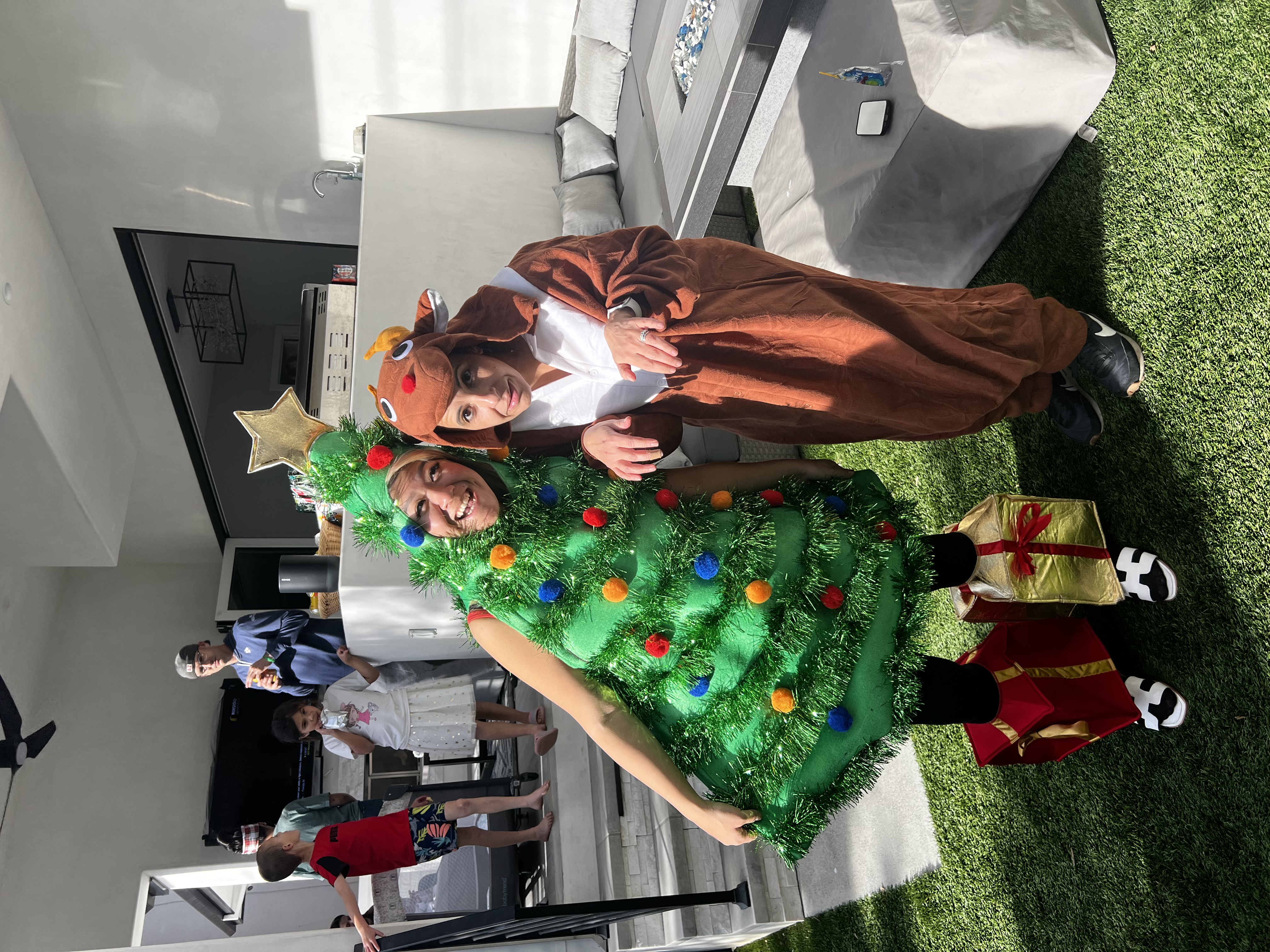 Img 1913: costume, person, photography, portrait, hat, boy, child, male, female, girl