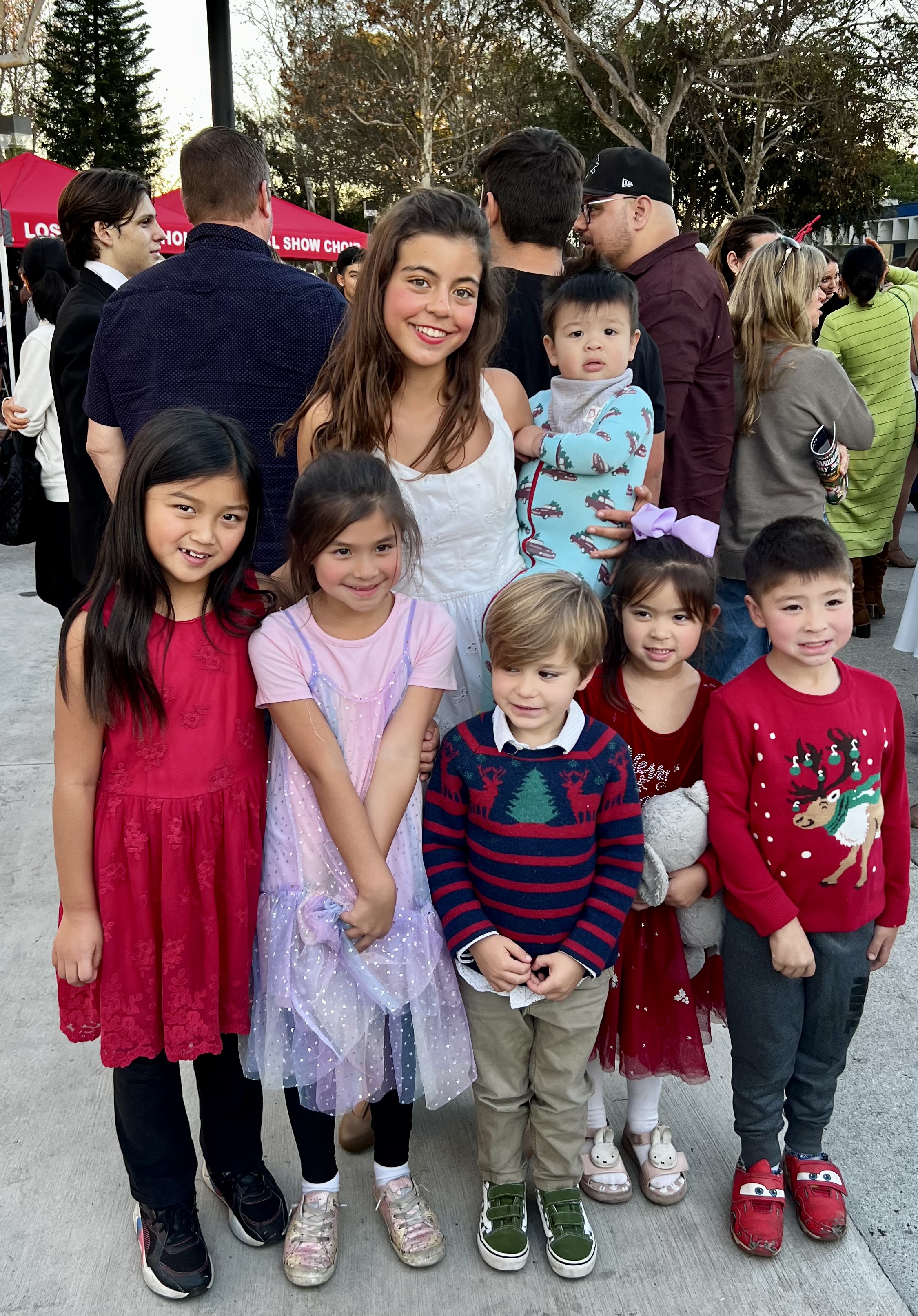 Img: people, person, pants, adult, female, woman, shoe, portrait, male, man