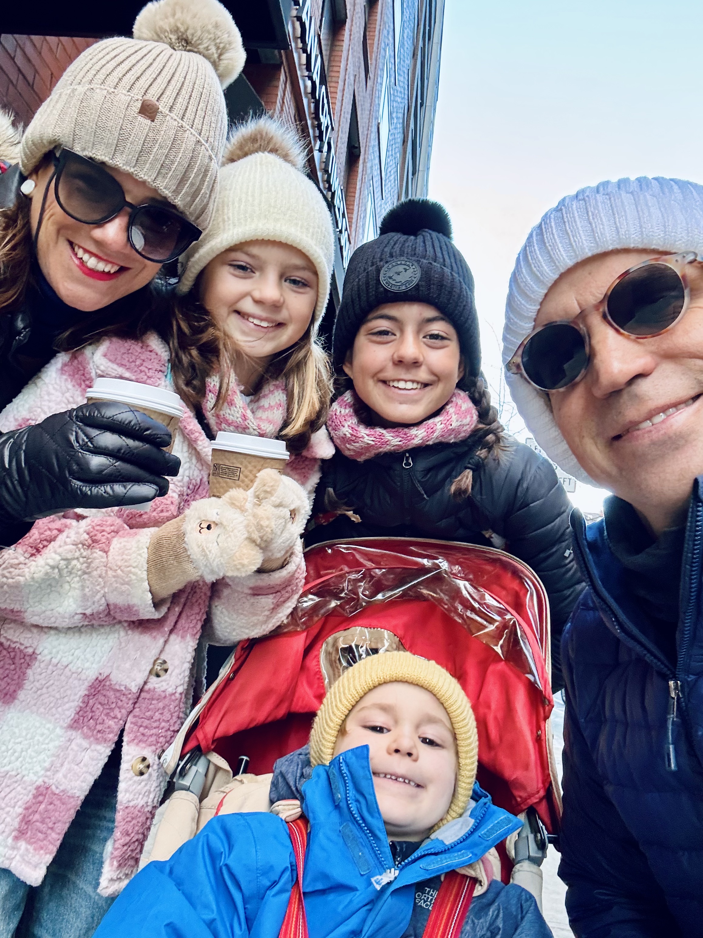 Img 1982: hat, cap, glove, people, person, portrait, adult, female, woman, sunglasses