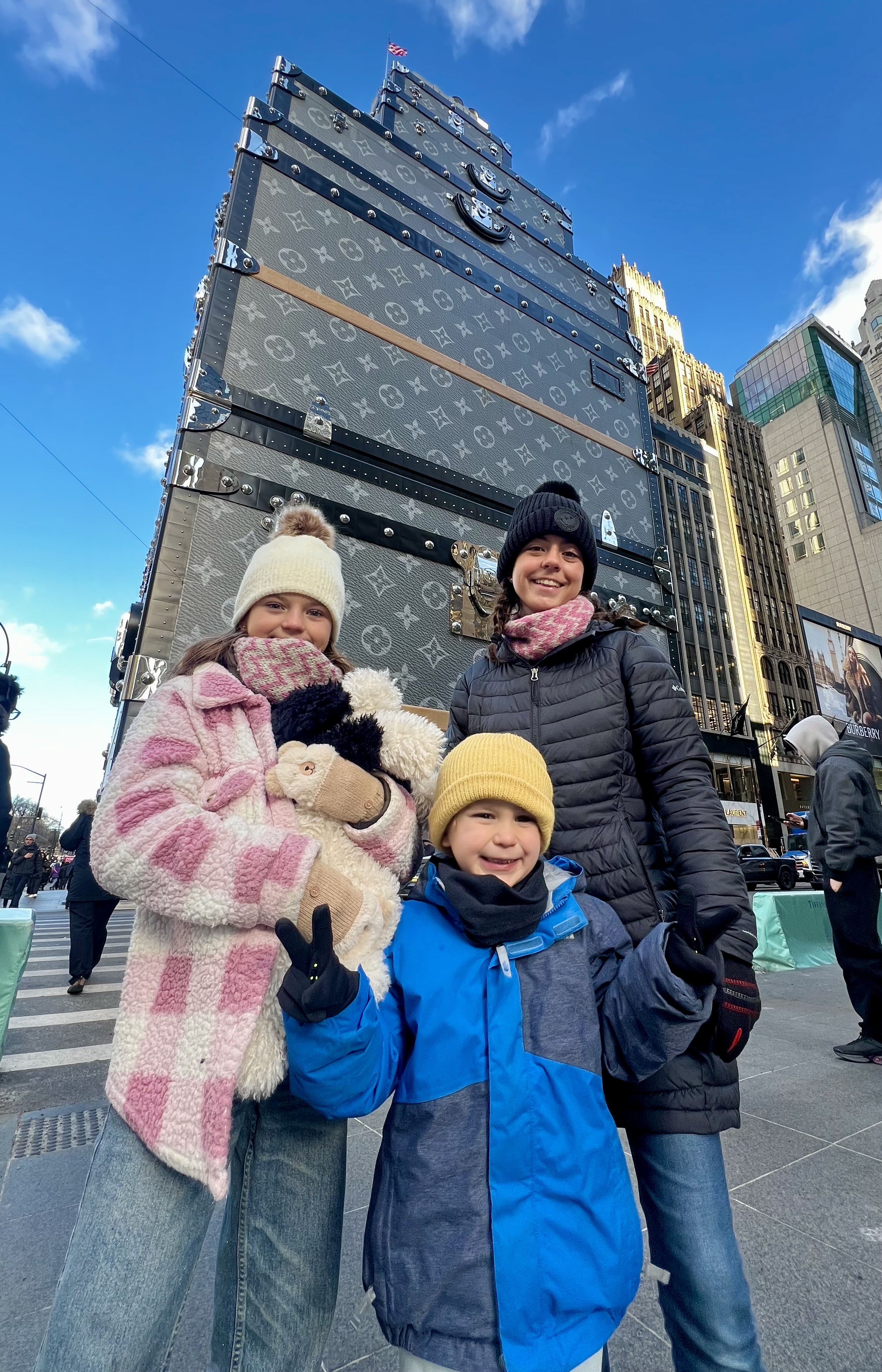 Img: coat, jacket, photography, city, pants, glove, street, urban, person, portrait