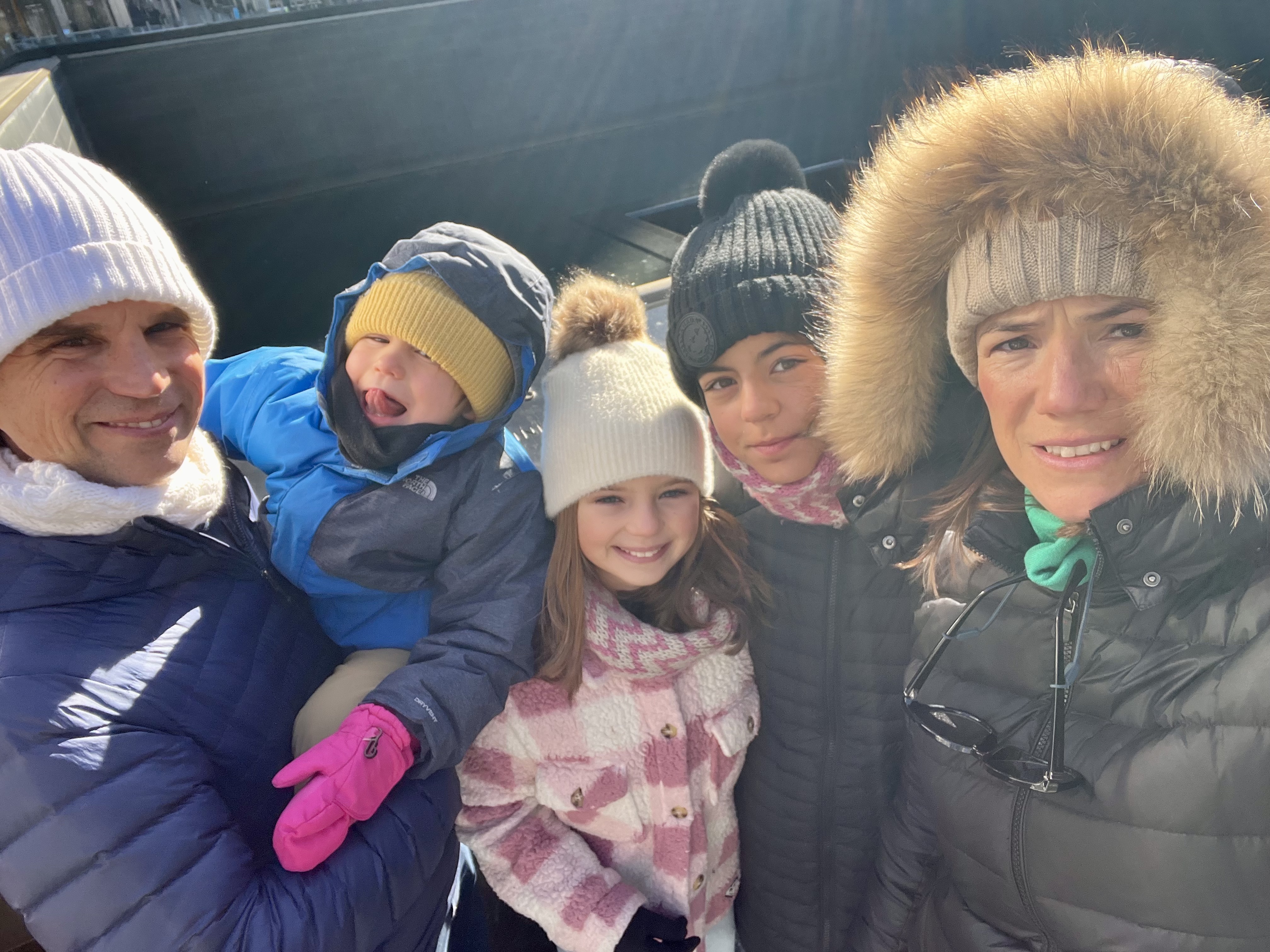 Img: hat, cap, glove, coat, jacket, people, person, adult, female, woman