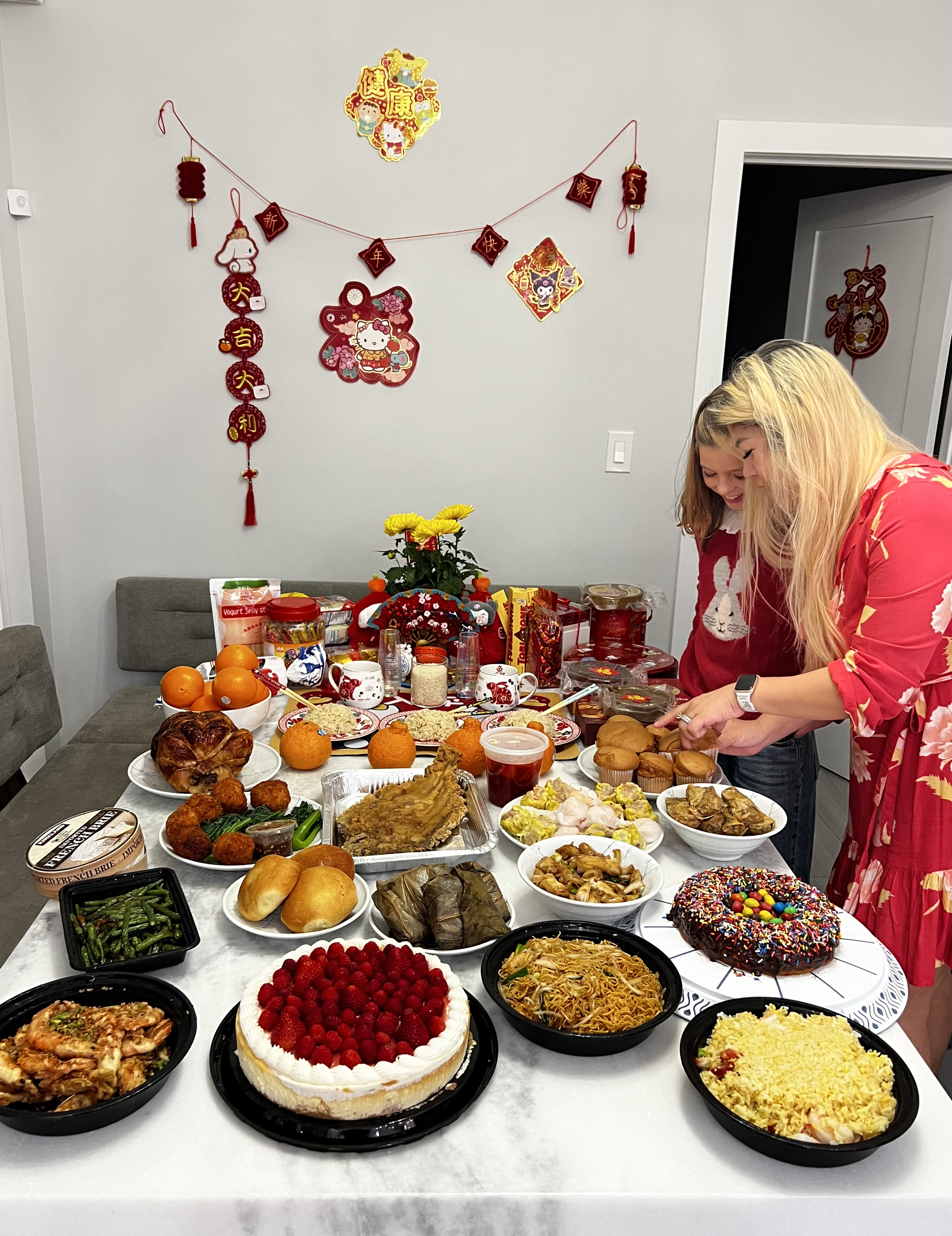 Img: brunch, meal, adult, female, person, woman, wristwatch, ring, people, cup