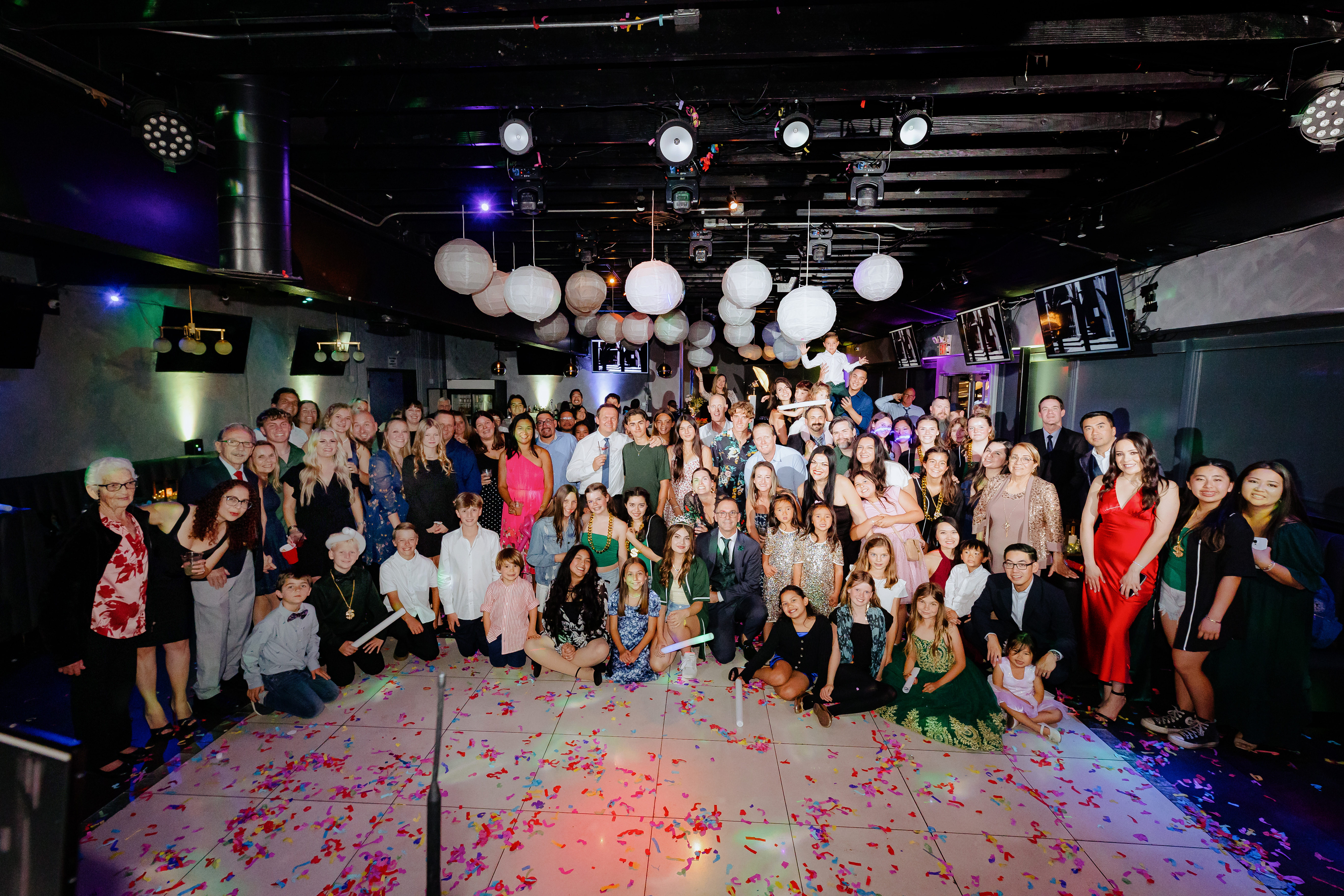 2025: urban, adult, female, person, woman, people, necklace, shoe, party, night life