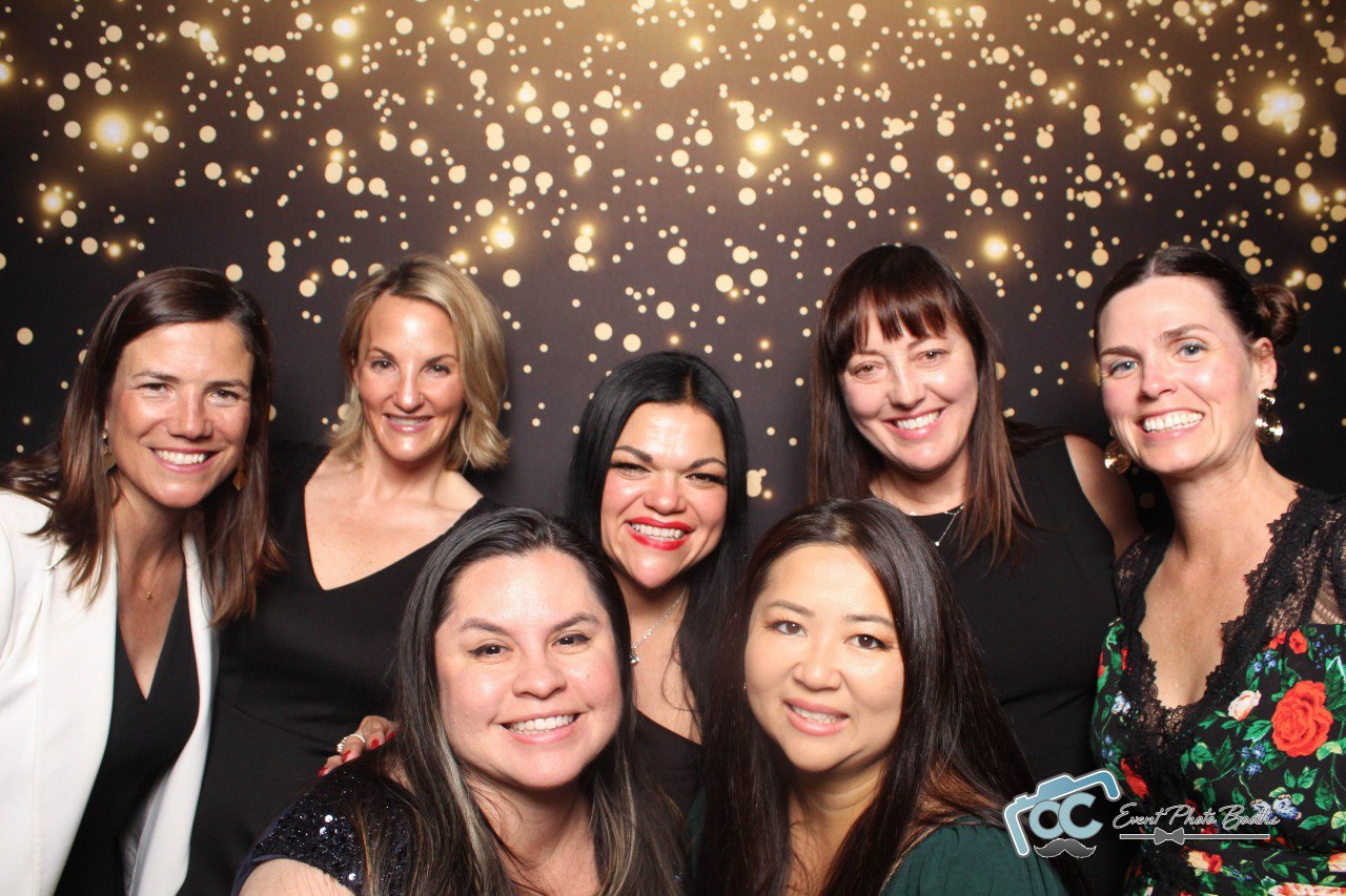 Photo 2025: person, adult, female, woman, people, head, face, jewelry, necklace, portrait