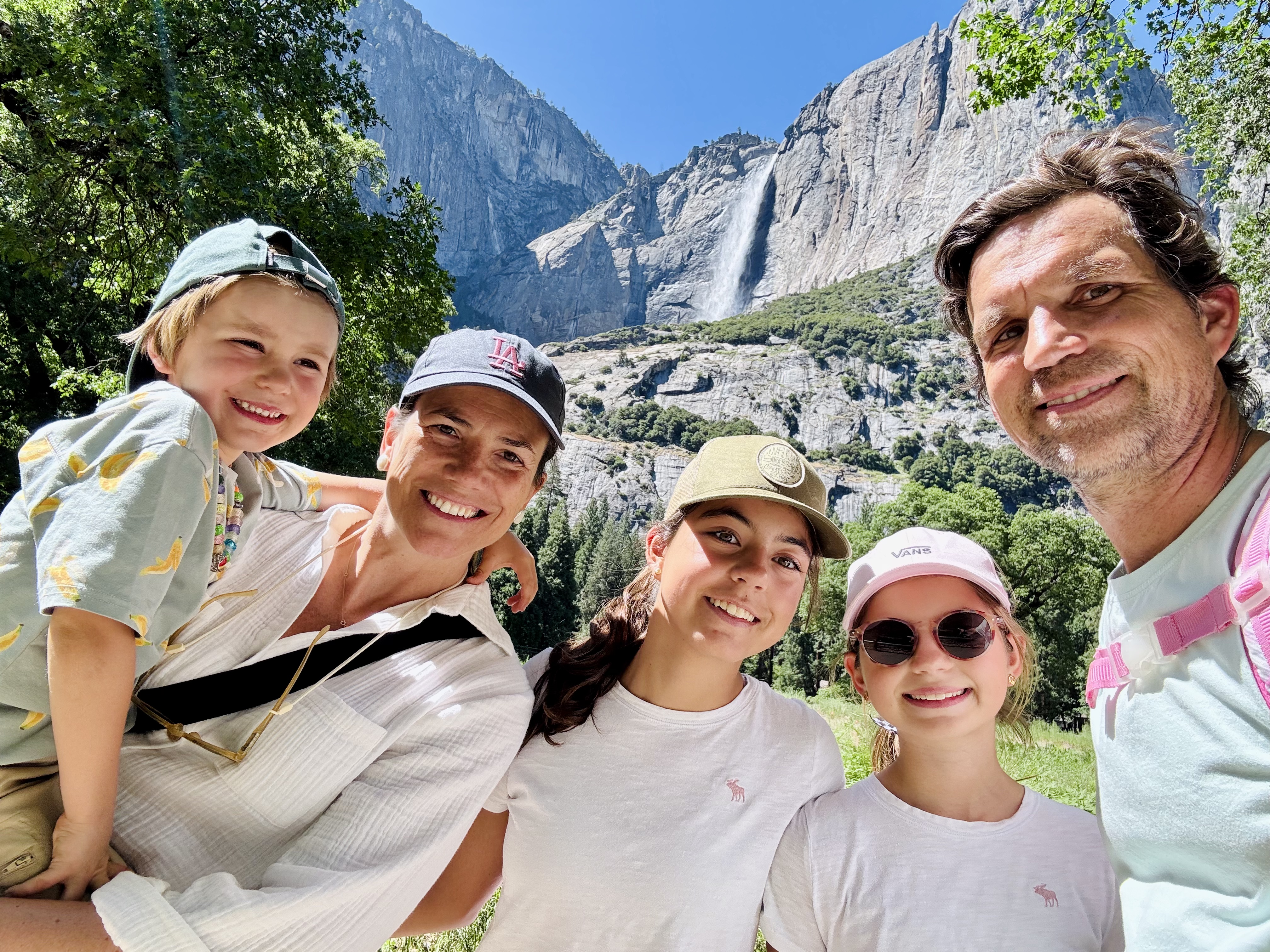 Img: hat, glasses, person, adult, female, woman, people, head, face, portrait