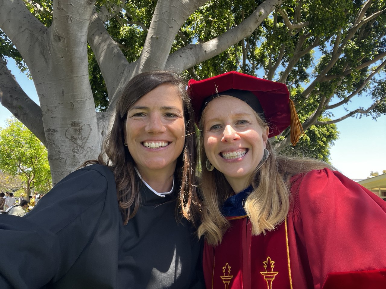 Img: people, person, photography, portrait, tree, graduation, hat, adult, female, woman