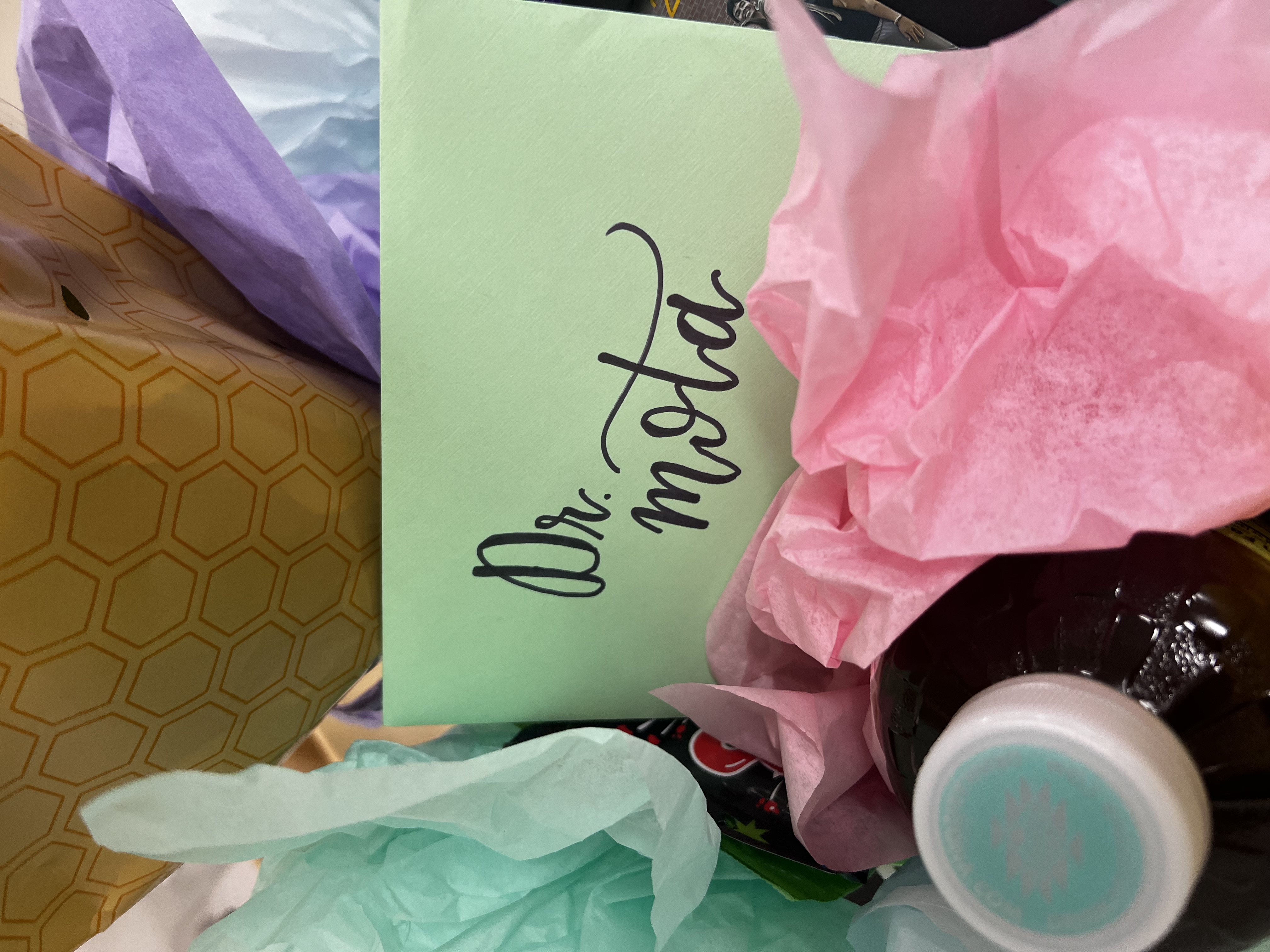 Img: cup, bag, plastic, person