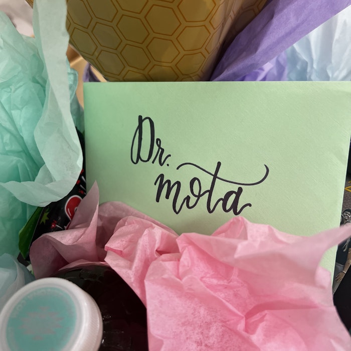 Img: cup, bag, plastic, person