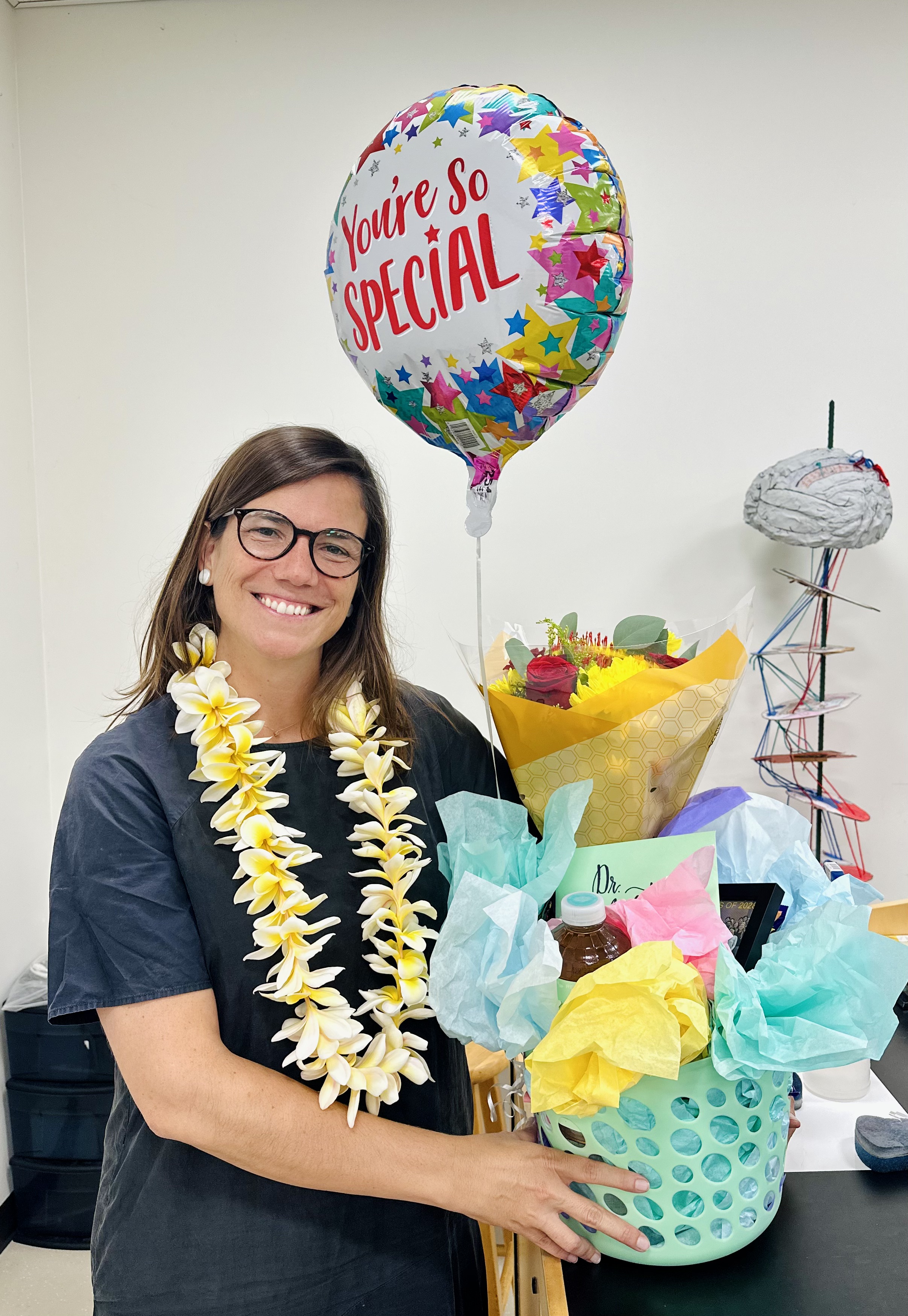 Img: flower, flower arrangement, accessories, glasses, balloon, people, person, adult, female, woman