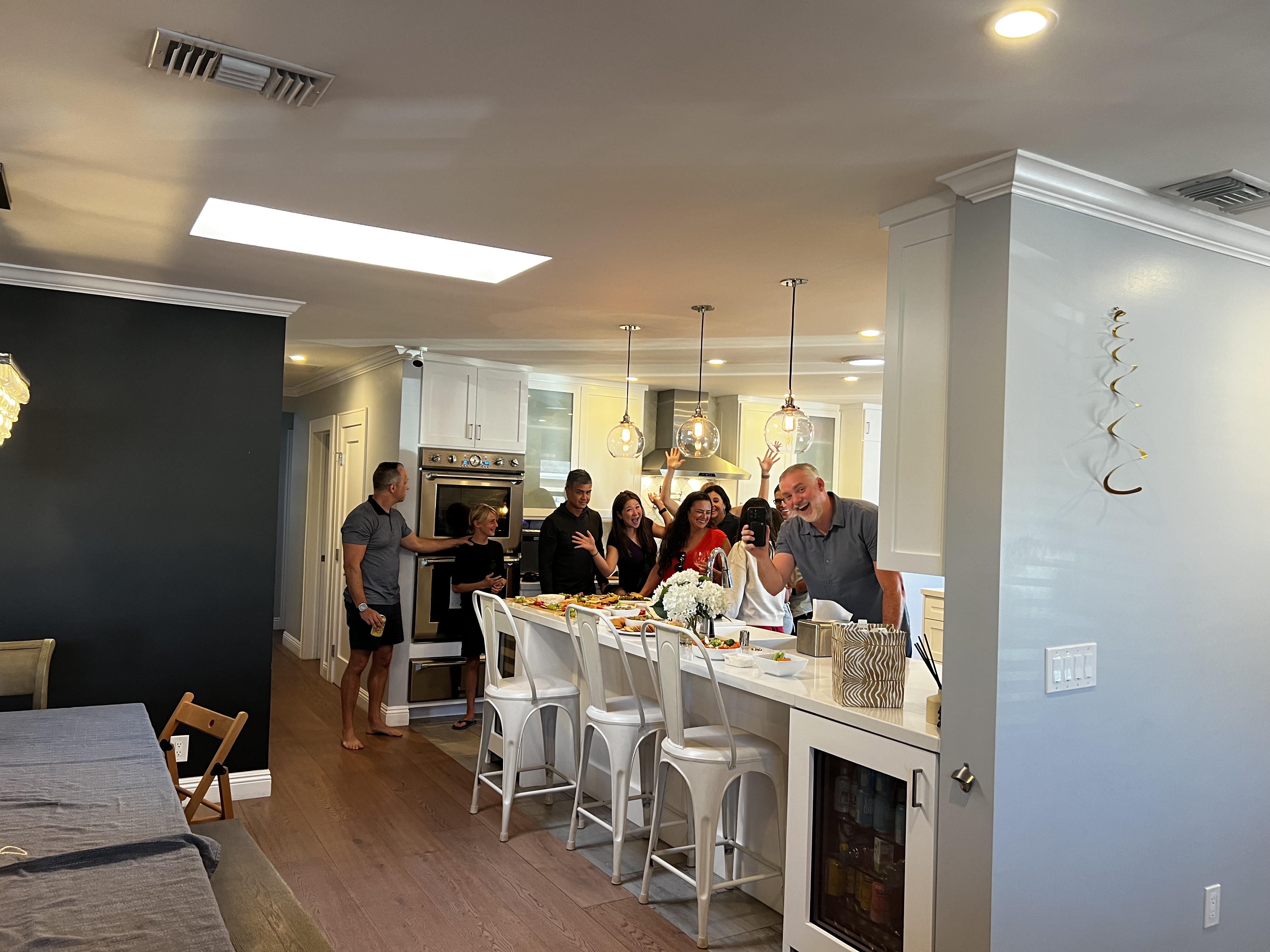 Img: dining room, dining table, indoors, cafeteria, restaurant, cafe, adult, male, man, person