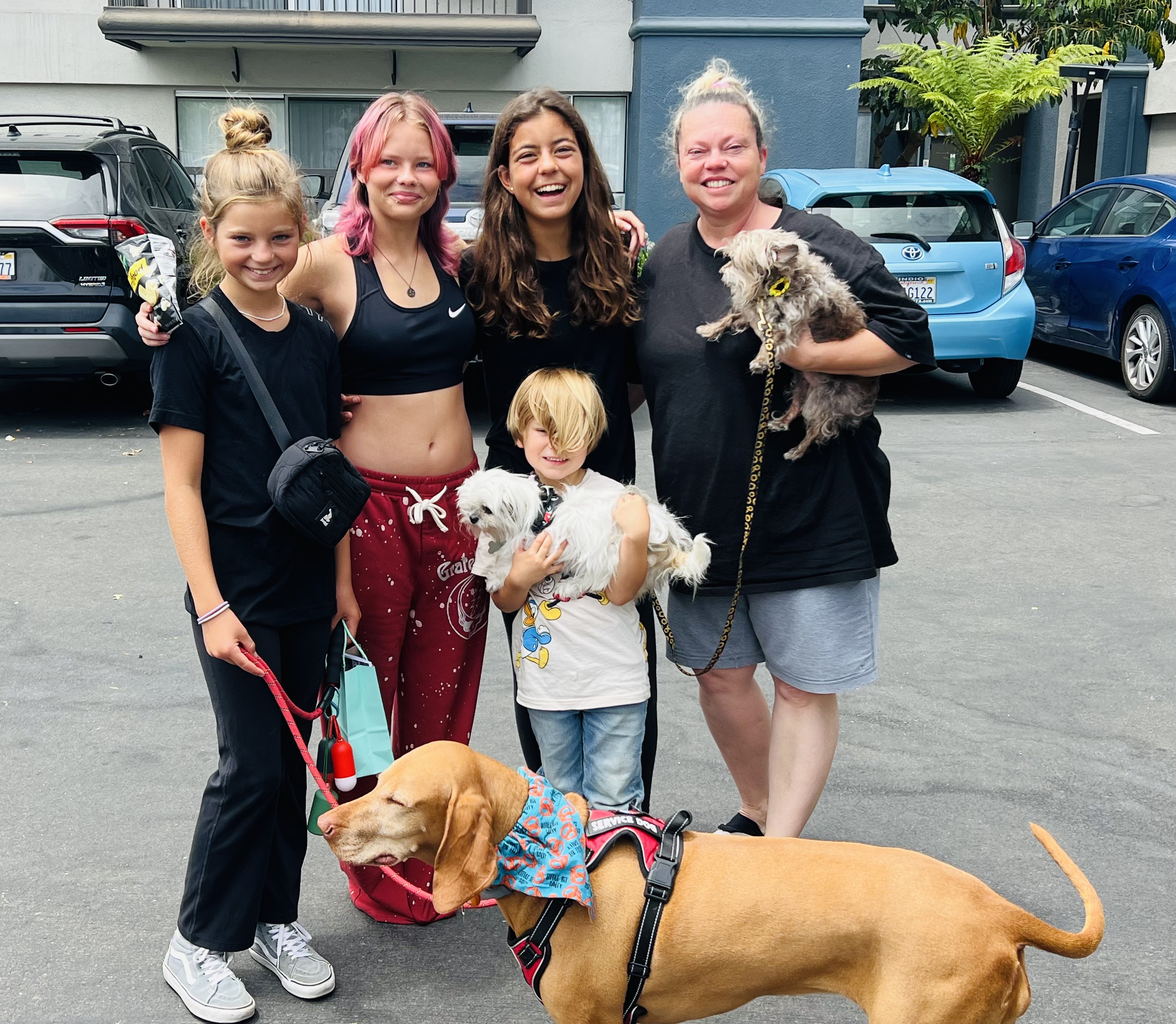 Img: shoe, people, person, handbag, portrait, bracelet, street, adult, female, woman