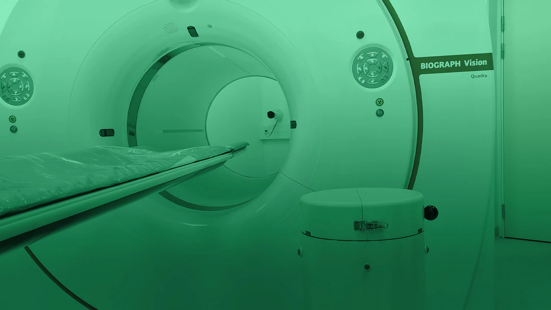 PET scan device, image with green layer effect