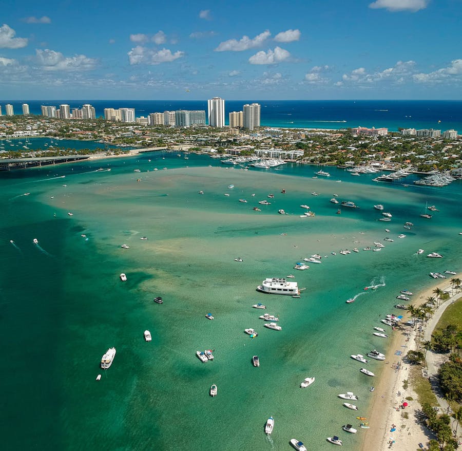 sparkling water with boats in Florida