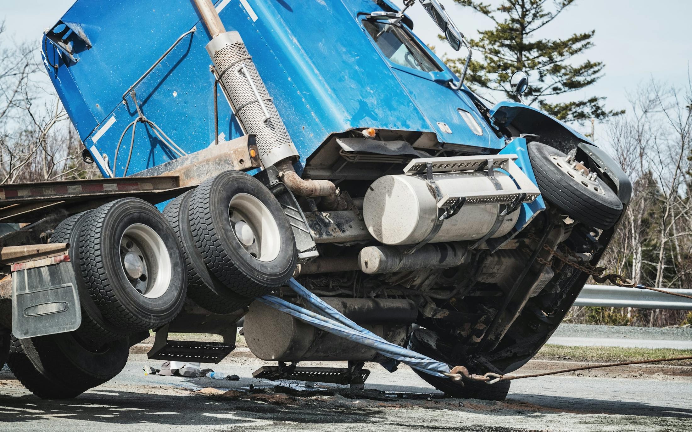 semi truck tipping over