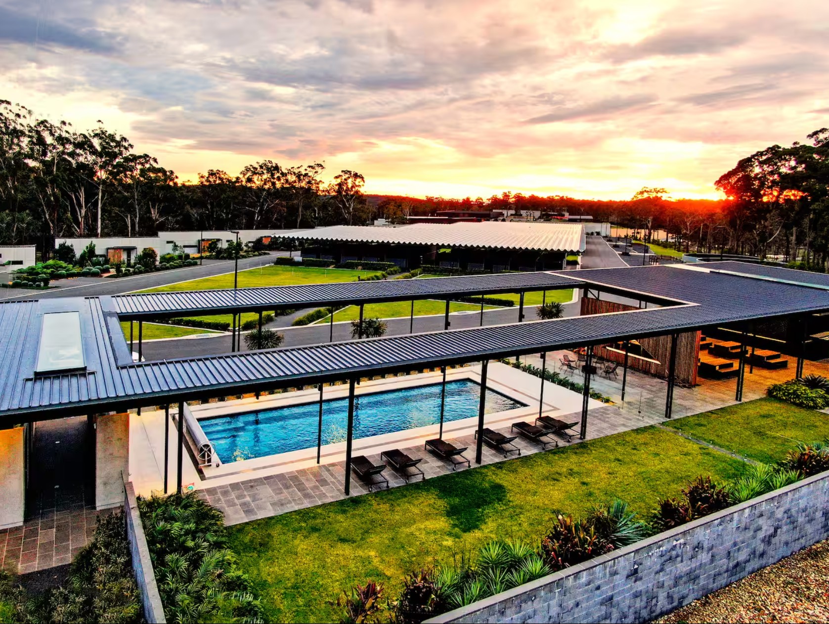 Pool and landscaped surroundings at Willinga Park