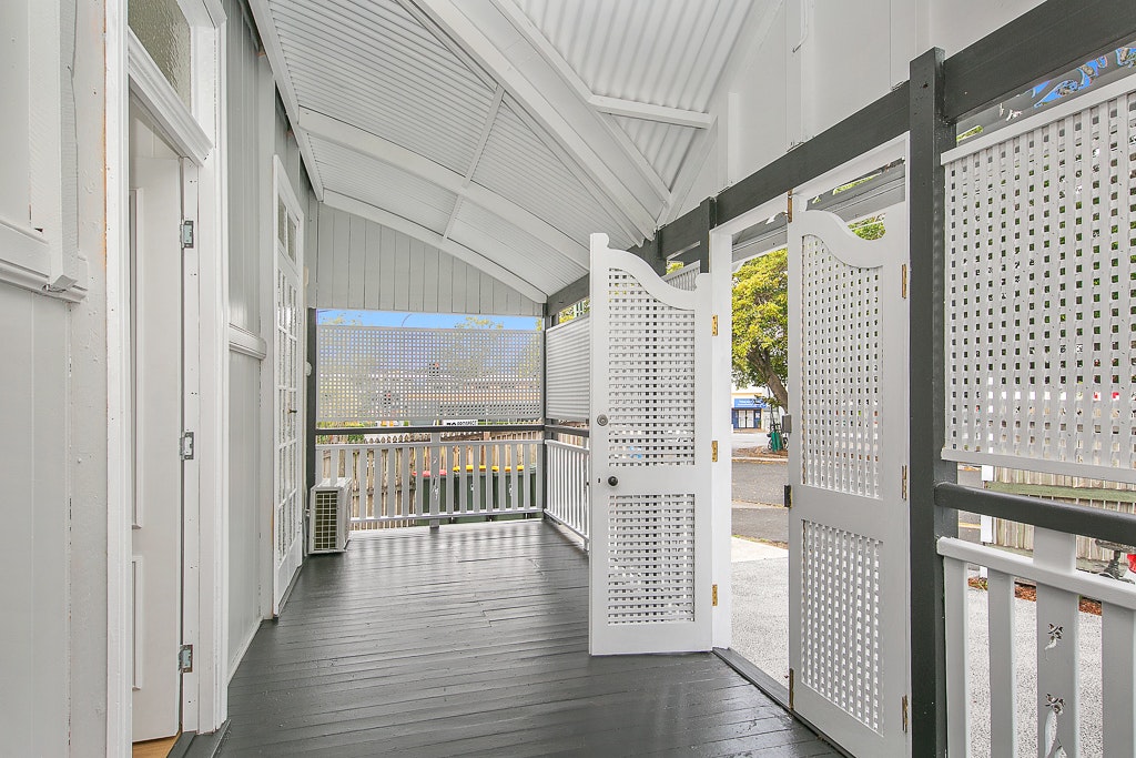 gate