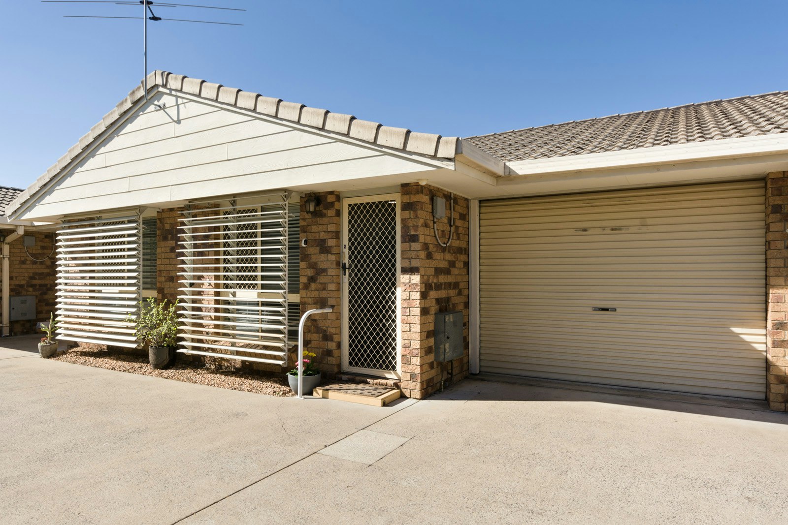 Image of garage