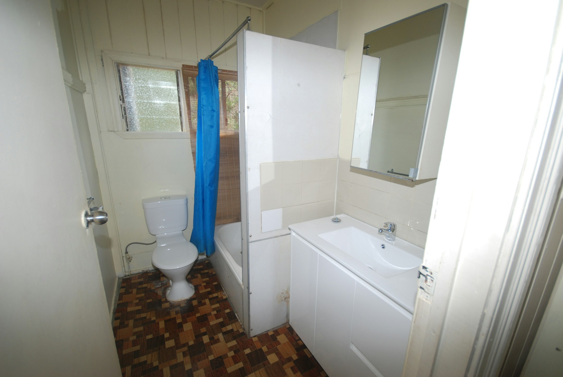 bathtub