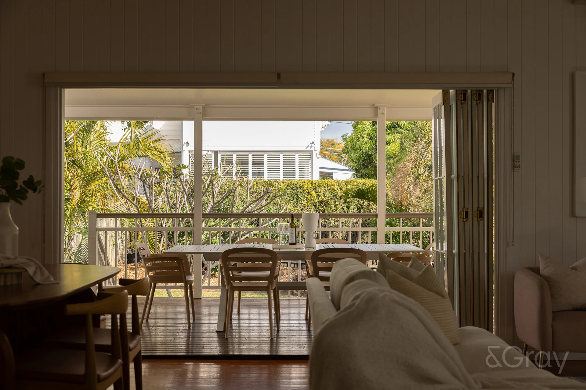 balcony