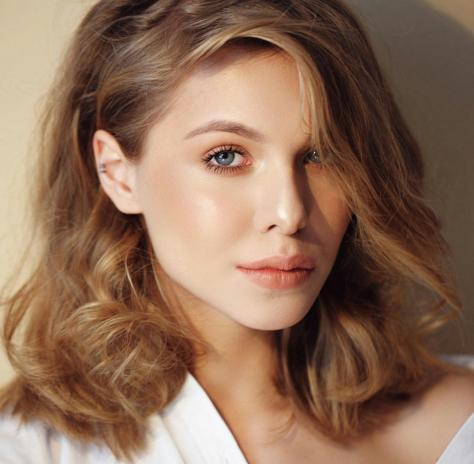 Woman with wavy hair