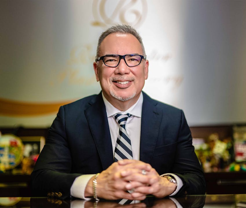 2 doctors sitting next to eachother