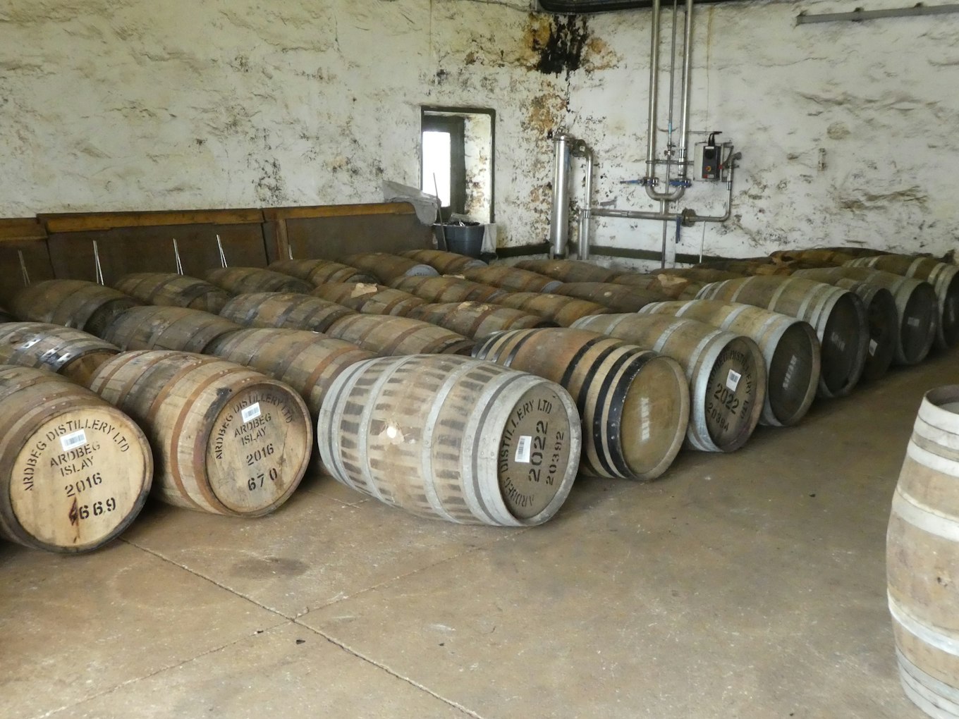 Whiskyreizen Isle of Islay | Ardbeg distillery Whiskyreizen Isle of Islay | Travel4Reasons