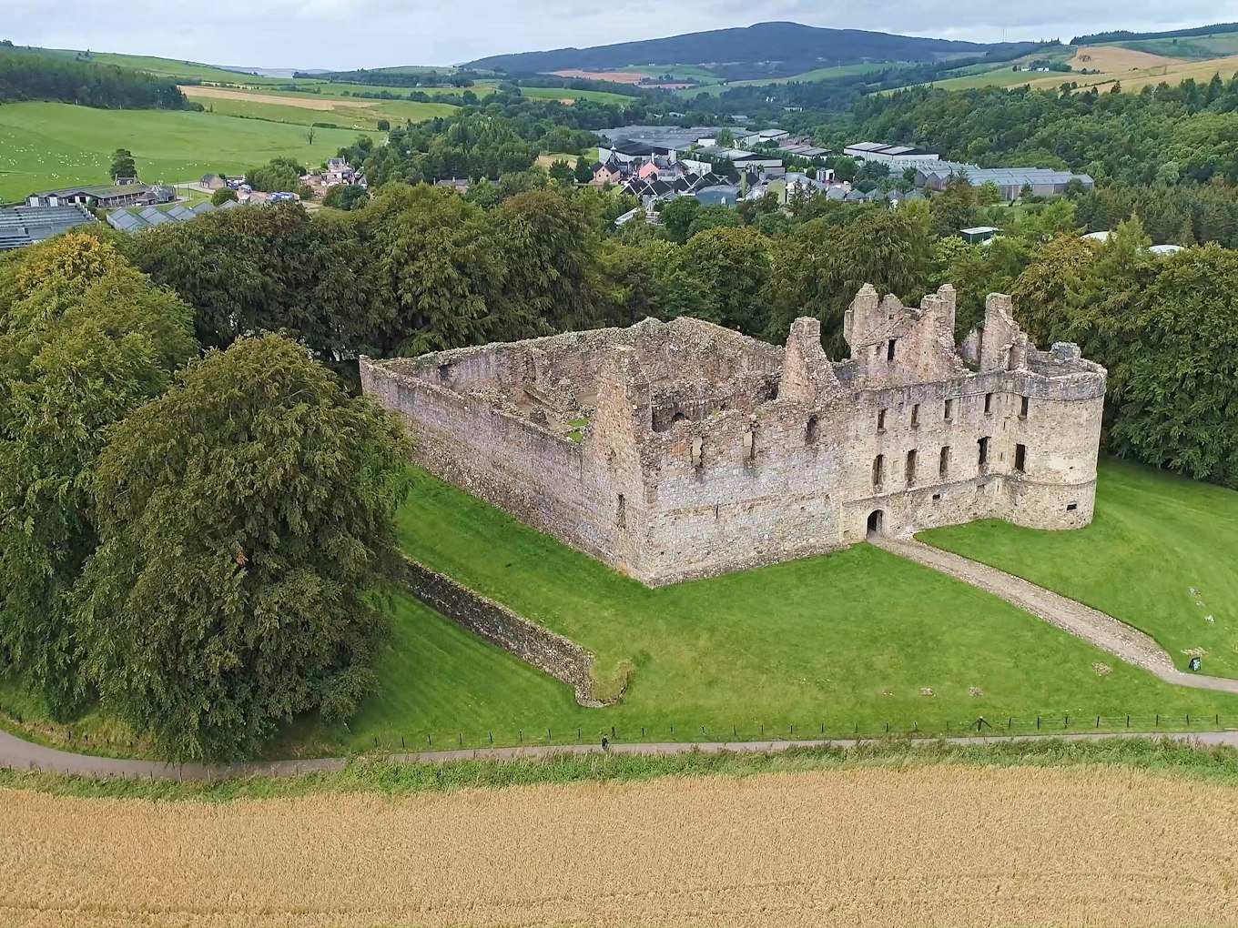 Balvenie Castle | Speyside Balvenie Castle | Speyside (Travel4Reasons)