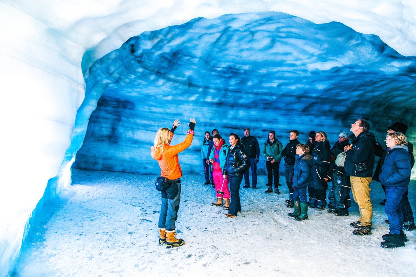 Into the Glacier, IJsland met Travel4Reasons