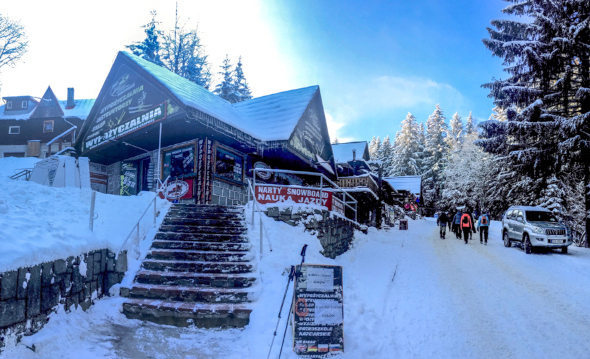 Budynek Szkoły Narciarstwa i Snowboardu Karpacz Ski Arena Kopa