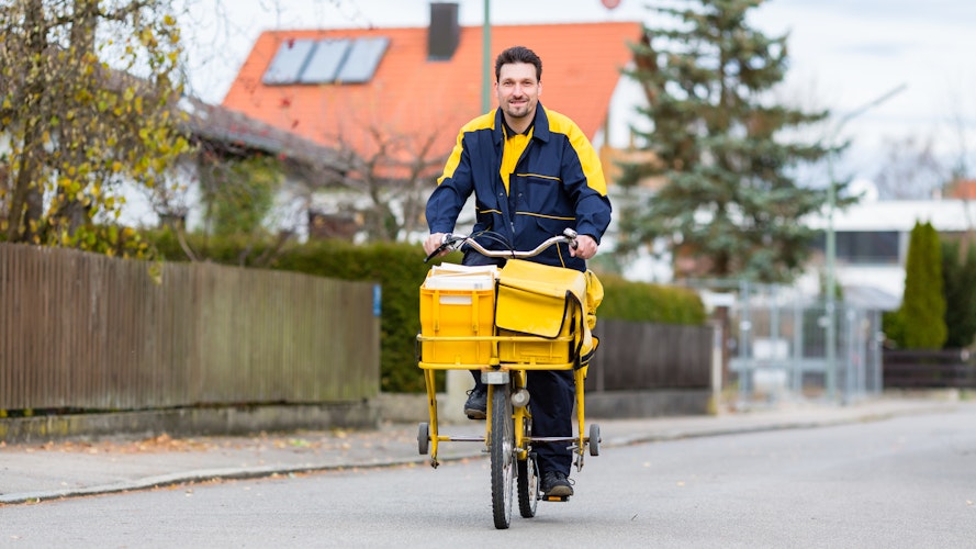 Cargo bike for postal services