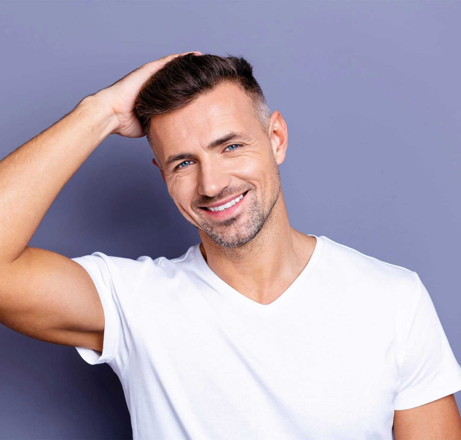 hand rubbing his head