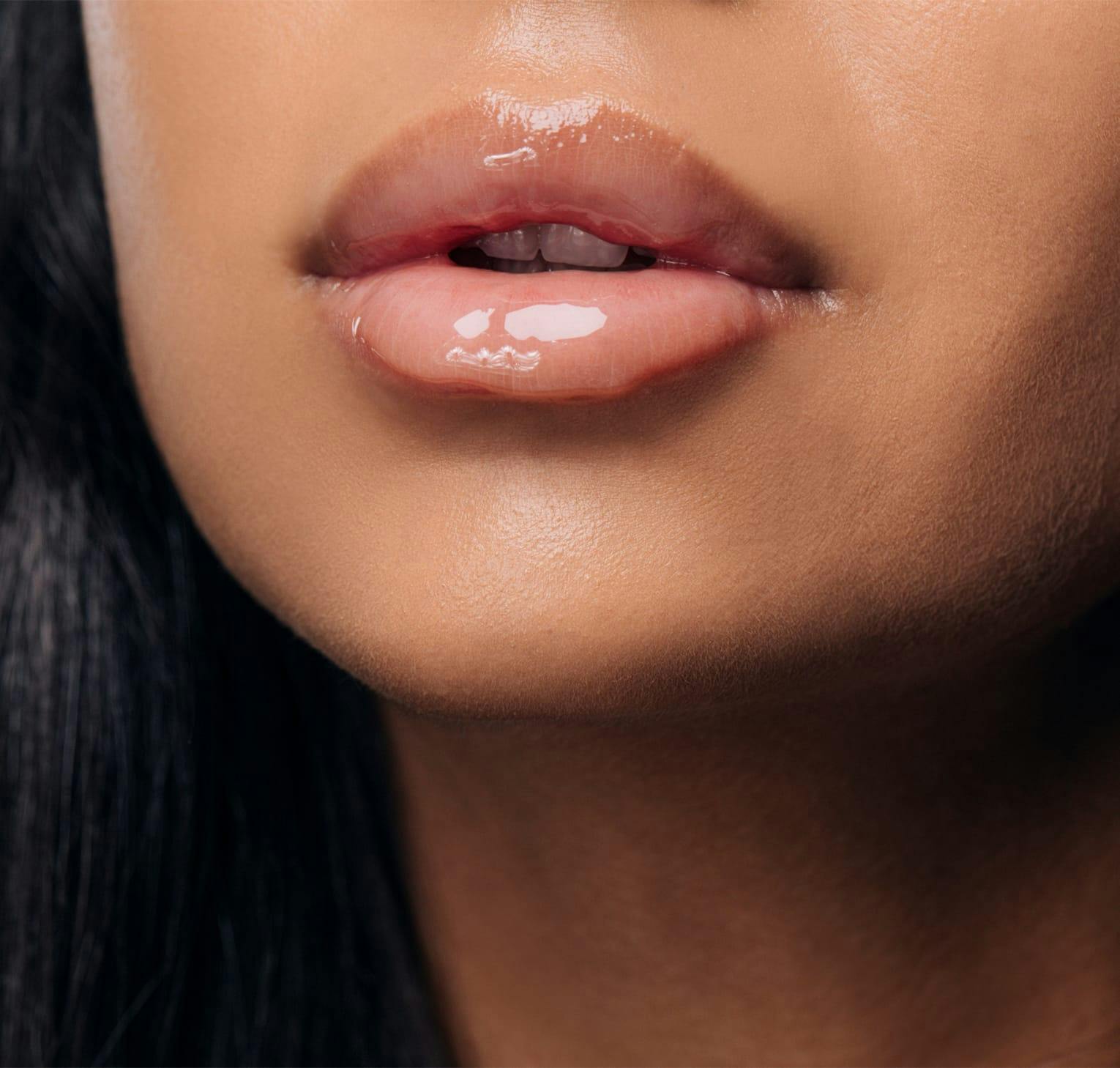 glossy lips
