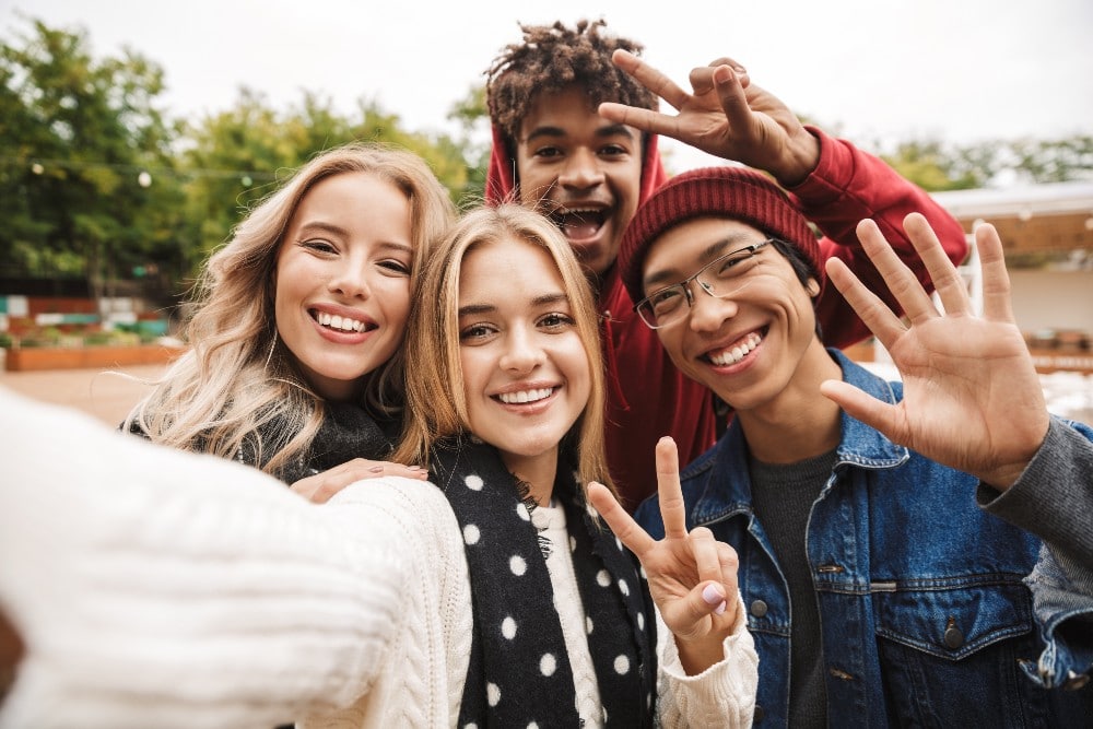 Teenagers posing for a selfie