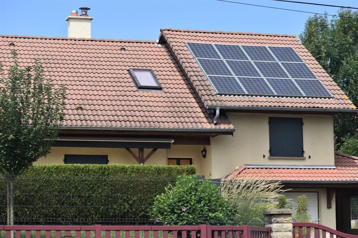 Peut-on ajouter des panneaux solaires à une installation existante ?