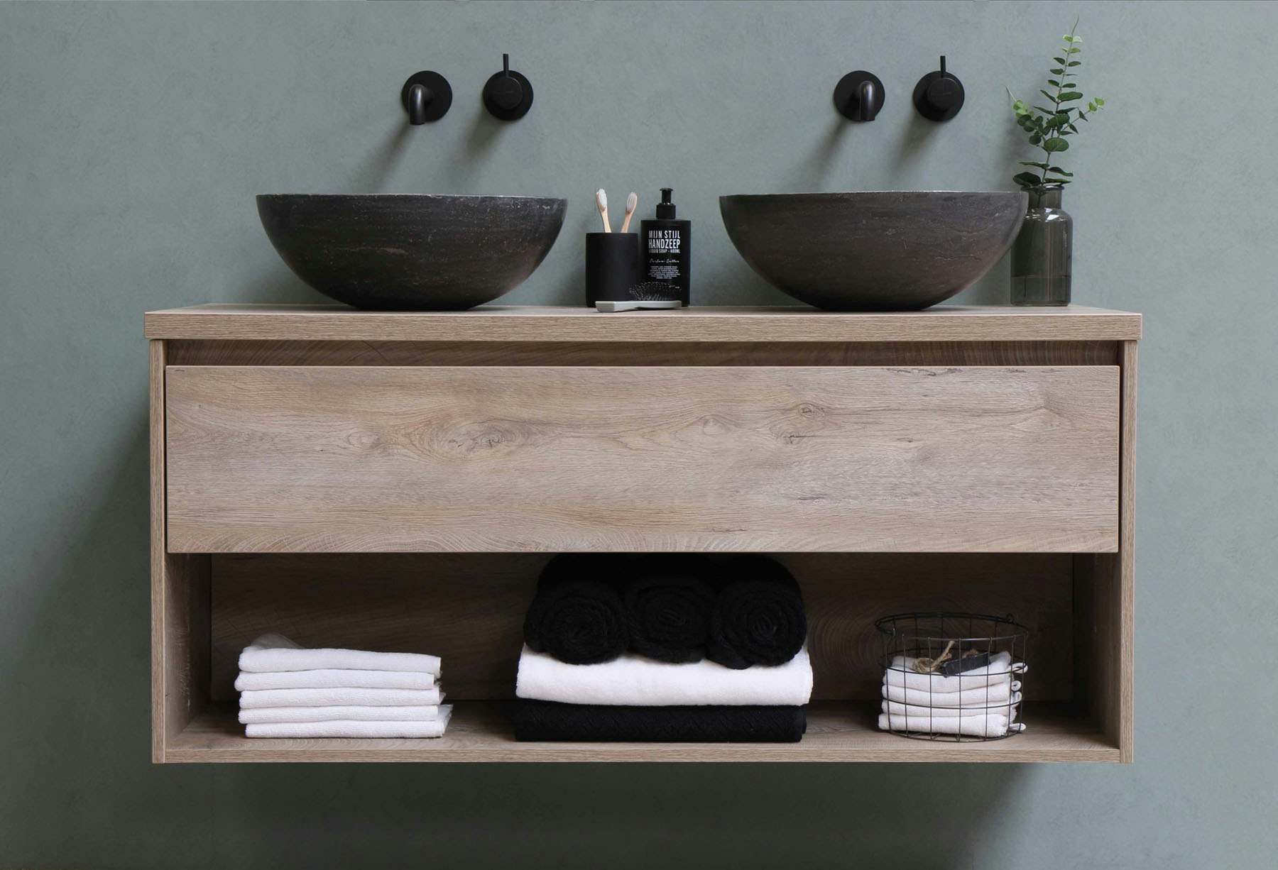 Tips to amplify space and attract buyers