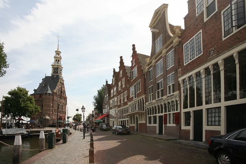 Huizen aan de haven in Hoorn