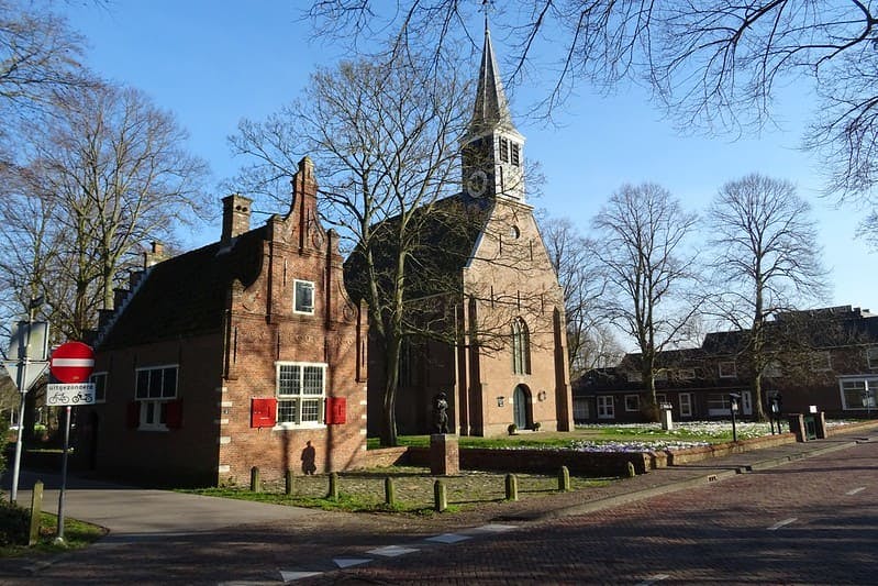 Kerk en Raadhuis Bergen