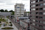 Plein met appartementen in Emmen