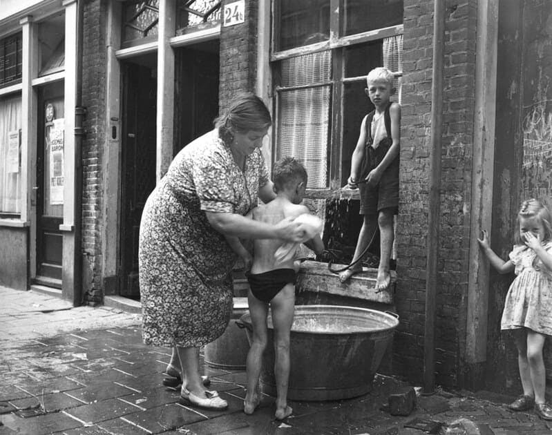 Laundry day in the Jordaan in 1951