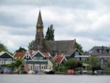 Kerk in Zaandam aan het water
