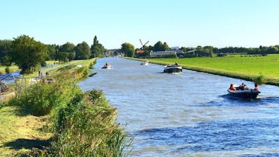 Schipluiden aan het water in de gemeente Westland