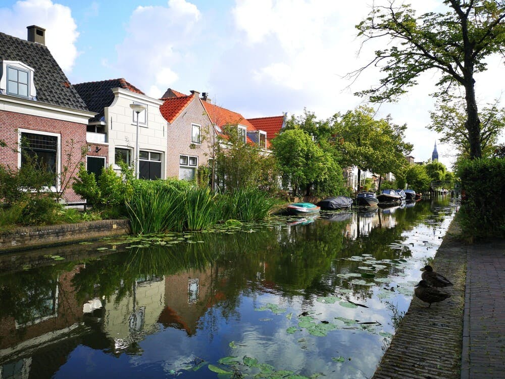 Woningen aan het water in Delft