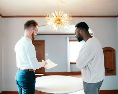 Op welk moment moet je een verkoopmakelaar inschakelen?